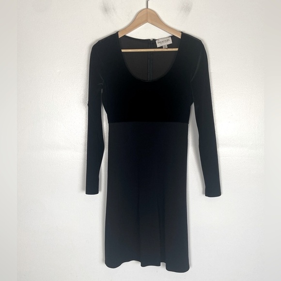 Emanuel Ungaro 90s Y2K Midi Dress Velvet Size S Color Black Goth Long Sleeves - Picture 4 of 10